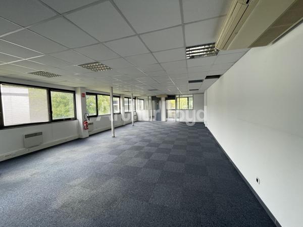 Bureaux à louer à Villeneuve d'Ascq plateau privatif et parking privatif