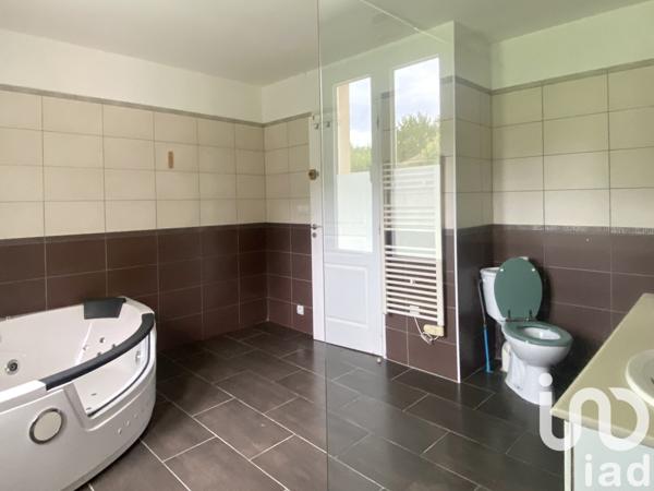 Maison à vendre 11 pièces 250 m² Saint-Just-Sauvage