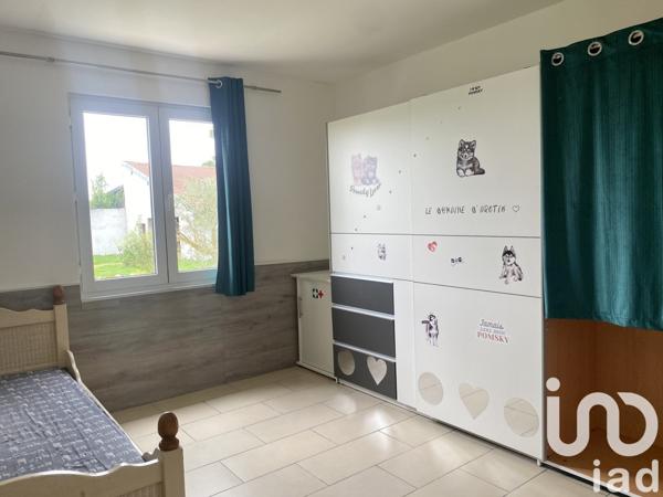 Maison à vendre 11 pièces 250 m² Saint-Just-Sauvage