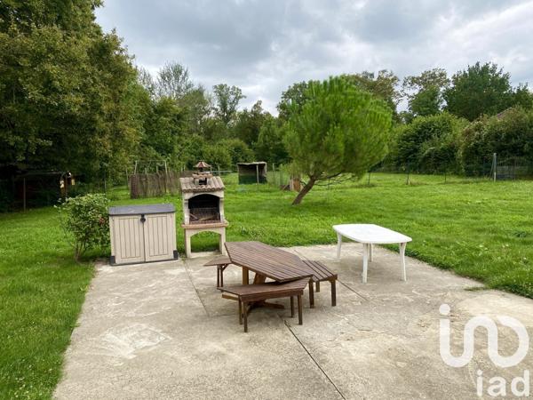 Maison à vendre 11 pièces 250 m² Saint-Just-Sauvage