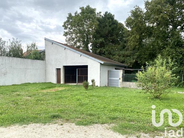 Maison à vendre 11 pièces 250 m² Saint-Just-Sauvage