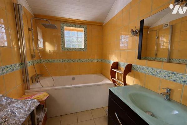 Maison à vendre à Sainte-Savine (10300) - Aube (10)

Maison mitoyenne d'un côté d'une surface...