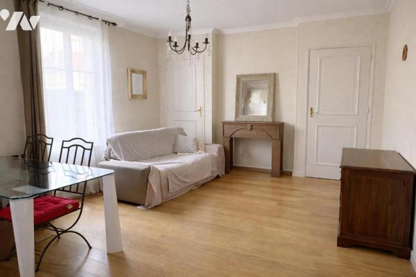 Maison à vendre à Sainte-Savine (10300) - Aube (10)

Maison mitoyenne d'un côté d'une surface...