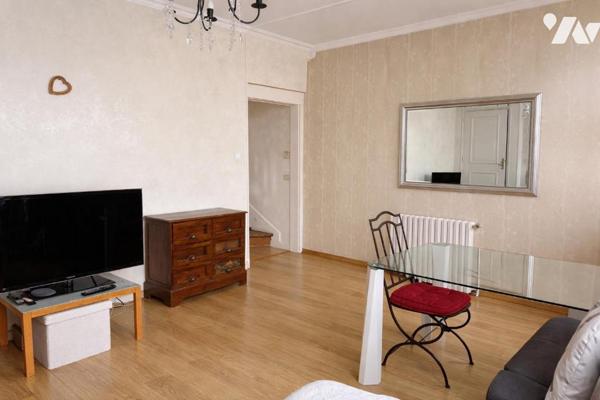 Maison à vendre à Sainte-Savine (10300) - Aube (10)

Maison mitoyenne d'un côté d'une surface...