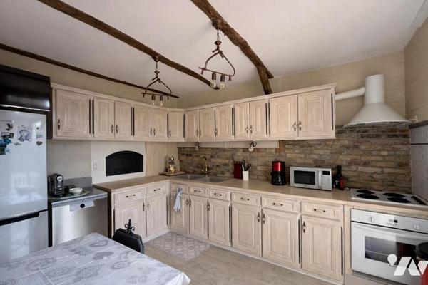 Maison à vendre à Sainte-Savine (10300) - Aube (10)

Maison mitoyenne d'un côté d'une surface...