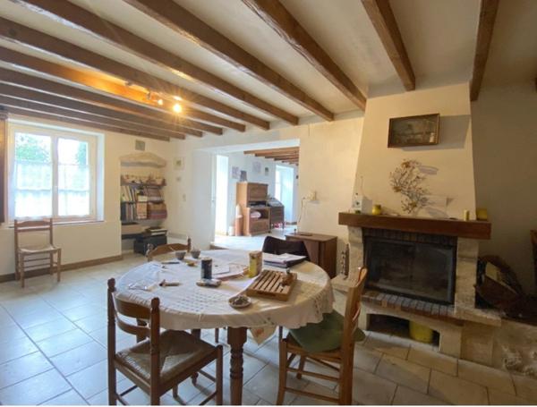 Bunzac - Ensemble immobilier avec gîte et maison principale