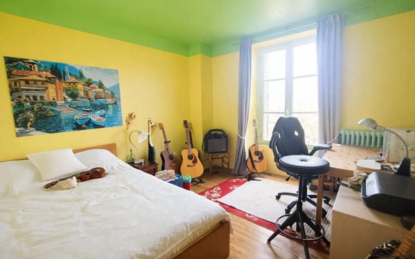 Maison à vendre    6 pièces •  Neuilly-Saint-Front