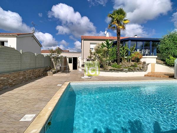Maison familiale de 125 m² avec piscine chauffée et jardin exotique sans vis-à-vis