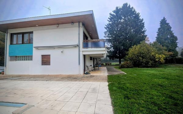Maison à vendre    6 pièces • 221 m2 Bourg-en-Bresse