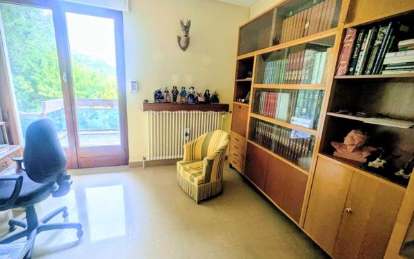 Maison à vendre    6 pièces • 221 m2 Bourg-en-Bresse