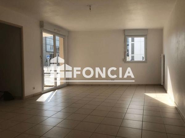 Location Appartement 2 pièces 53.21 m² - 28 AVENUE EDOUARD MICHELIN Tours 37200