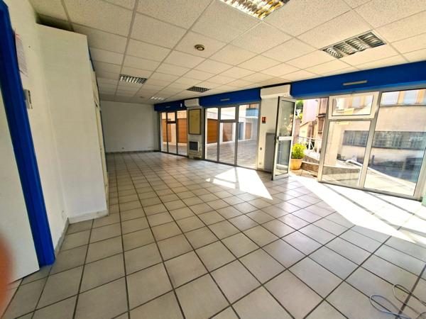 Emplacement N°1 — Local professionnel / Bureau de 67 m² avec double vitrine  Boulevard Victor Hugo à louer DIGNE LES BAINS (04)
