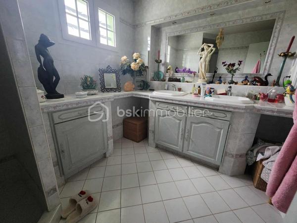 Maison traditionnelle de 308 m²