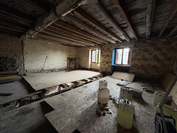 Le Chambon-Feugerolles (42500) Opportunité à saisir- Maison à rénover