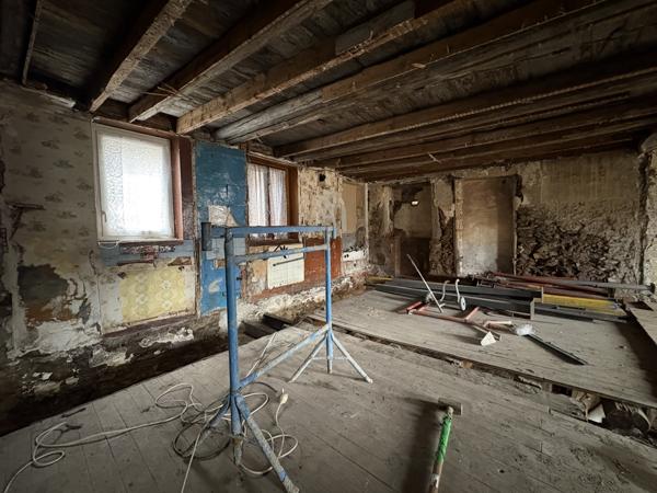 Le Chambon-Feugerolles (42500) Opportunité à saisir- Maison à rénover