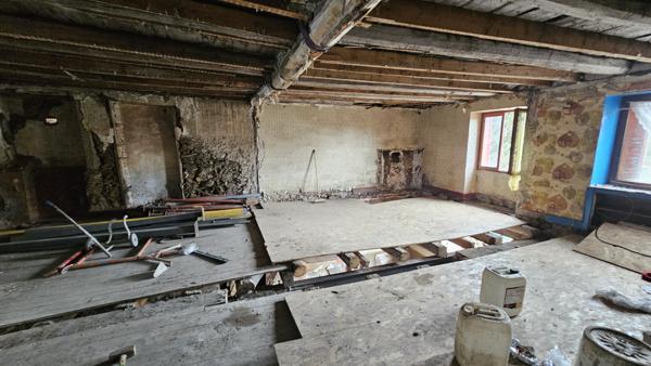 Le Chambon-Feugerolles (42500) Opportunité à saisir- Maison à rénover