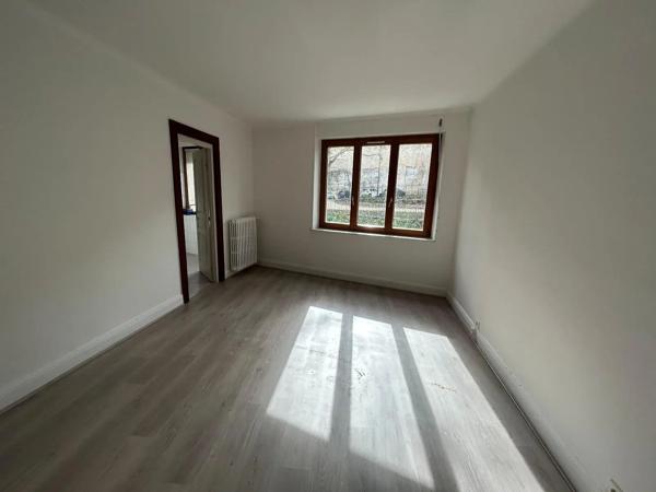 Appartement à louer 2 pièces 80.67m² Montbéliard (25200)