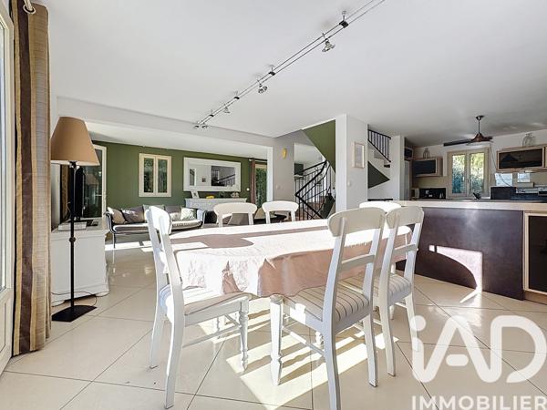 Maison à vendre 5 pièces 105 m² Saint-Saturnin-lès-Apt