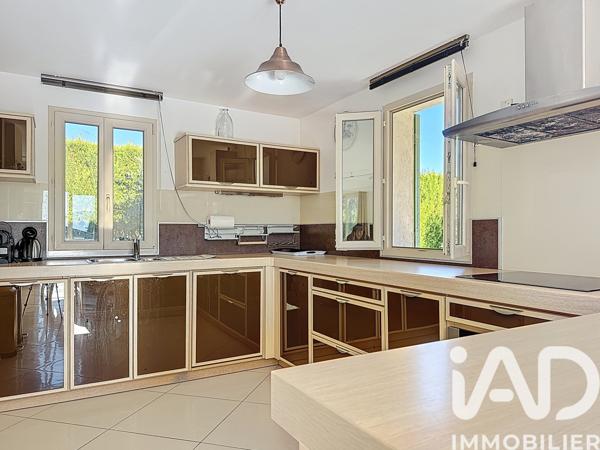 Maison à vendre 5 pièces 105 m² Saint-Saturnin-lès-Apt