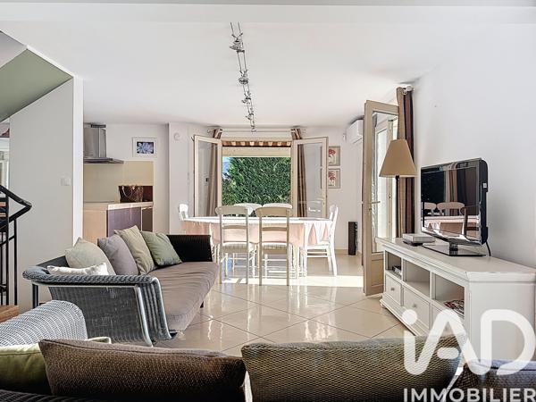 Maison à vendre 5 pièces 105 m² Saint-Saturnin-lès-Apt