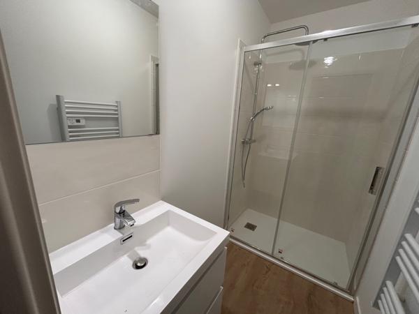 Location Appartement T2 avec balcon - Trois quartiers