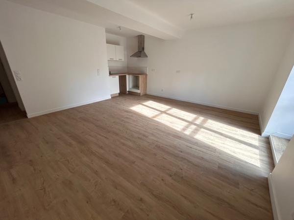 Location Appartement T2 avec balcon - Trois quartiers
