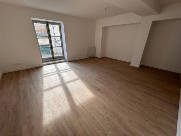 Location Appartement T2 avec balcon - Trois quartiers