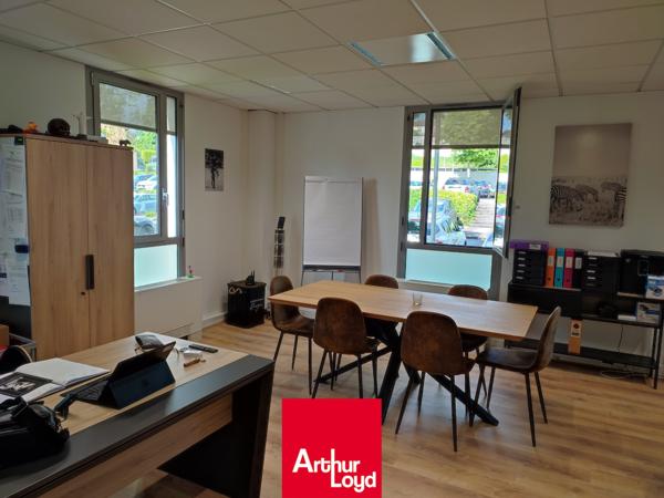 Bureaux à louer à LIMAS (69400)