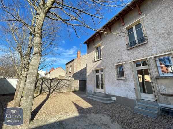 Maison à louer 8 pièces 177.75m²