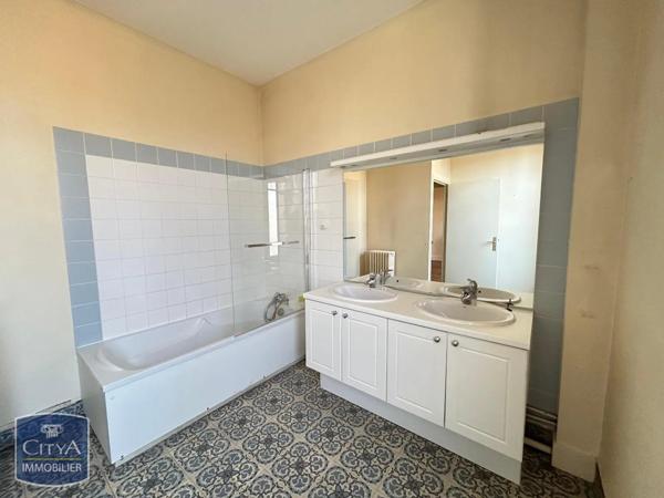 Maison à louer 8 pièces 177.75m²