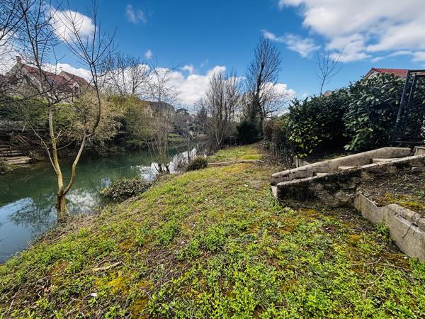 Quartier privilégié de Polangis, maison de 111 m² avec berge privative