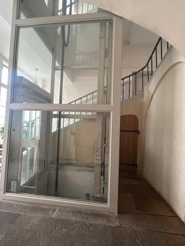 PIECE DE CARACTÈRE — CŒUR DU MARAIS 75003- 20m2 • Cachet d'exception