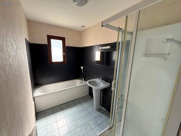 Maison à louer à Brécé en Ille-et-Vilaine (35530), ref : 019/5550