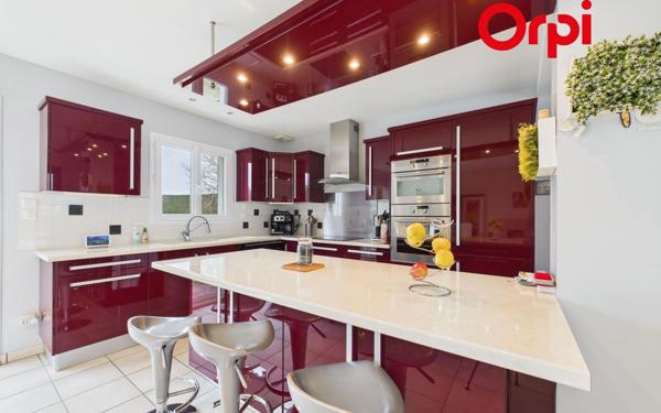 Maison à vendre    6 pièces •  Bernay