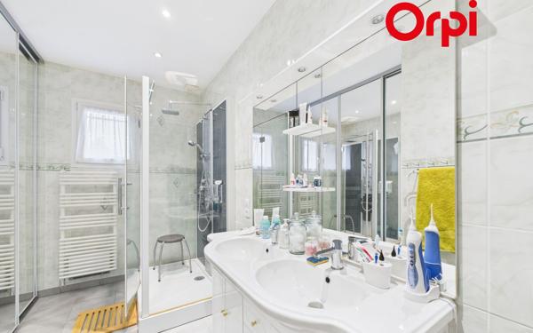 Maison à vendre    6 pièces •  Bernay