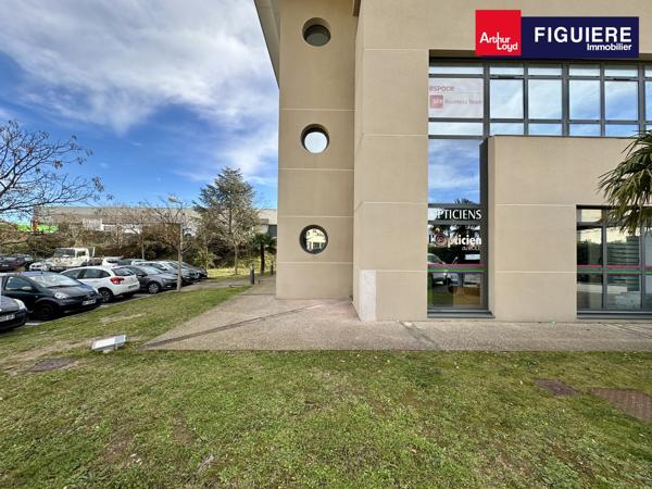 PETITE SURFACE DE BUREAUX À LOUER SUR LE PÔLE D'ACTIVITÉ