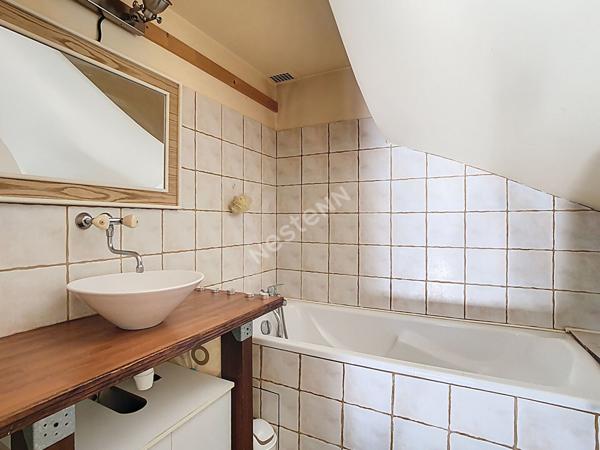 NANTES - ILE DE VERSAILLES / Appartement 4 pièces 3 chambres, caveau extérieur pour vélos