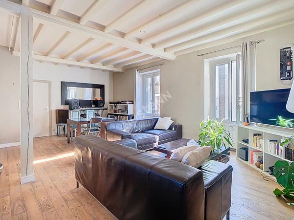 NANTES - ILE DE VERSAILLES / Appartement 4 pièces 3 chambres, caveau extérieur pour vélos