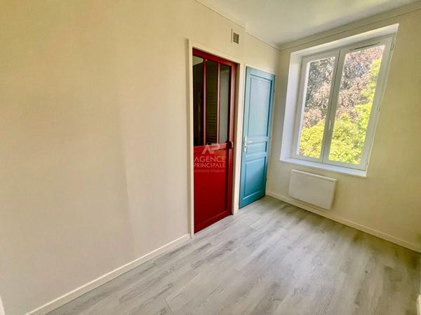 Maison Vaureal 3 pièce(s) 70 m2 259 000 € **  - Référence  2320