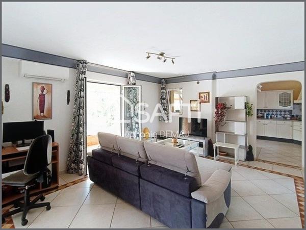 Une propriété chaleureuse, fonctionnelle, et pleine de caractère à découvrir.