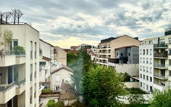 Appartement à vendre    3 pièces • 65 m2 Lyon 3