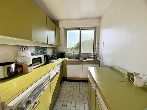 Dernier etage avec balcon et vue degagee - 3 pieces lumineux a La Pie