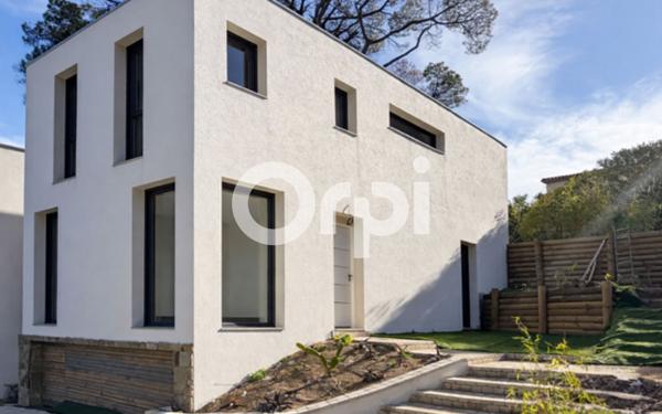 Maison à vendre    4 pièces • 89,99 m2 Cavalaire-sur-Mer