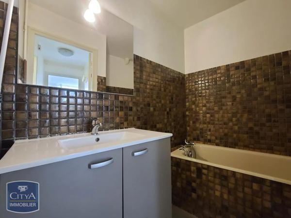 Appartement à louer 1 pièce 31.56m² Brive-la-Gaillarde (19100)