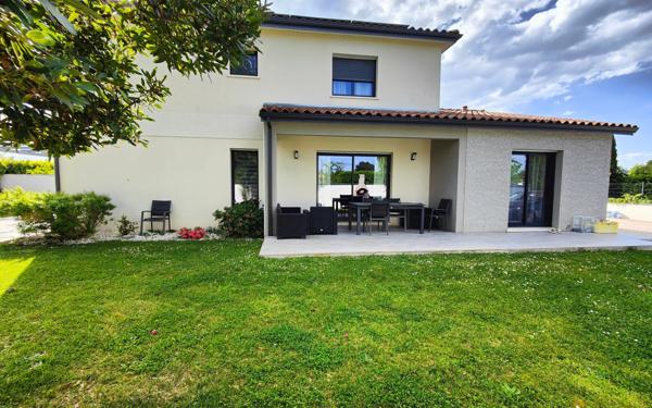 Maison à vendre    6 pièces •  Noé