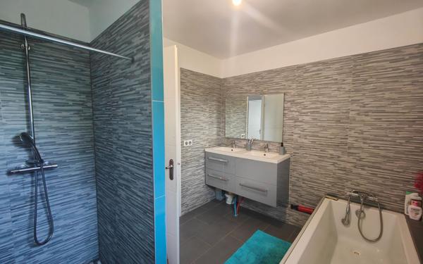 Maison à vendre    6 pièces •  Noé