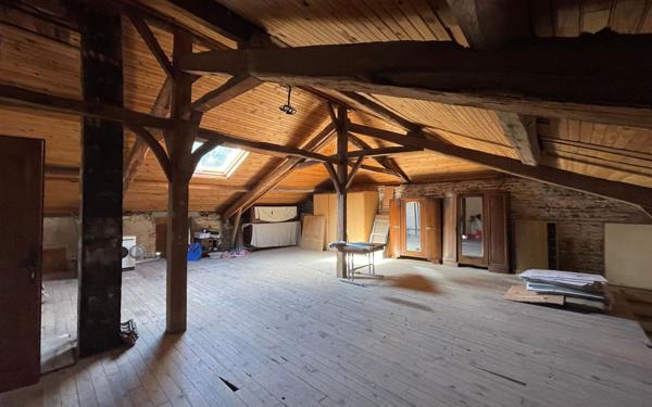 Maison à vendre    5 pièces • 328 m2 Benquet