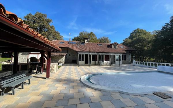 Maison à vendre    5 pièces • 328 m2 Benquet