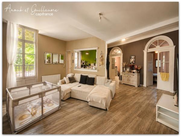 Immeuble 360m² habitable environ à vendre avec 6 appartements et double jardin - PEZENAS (34120)