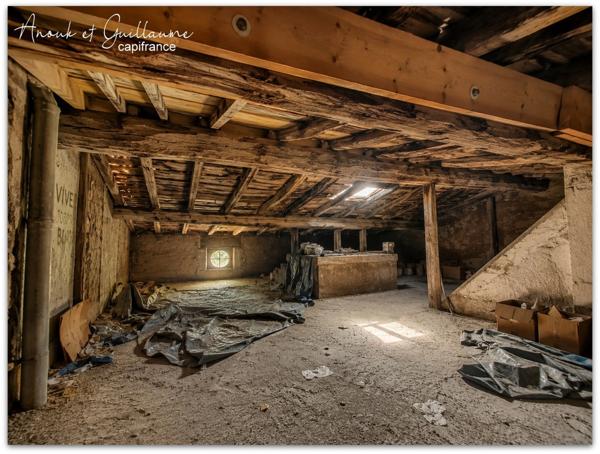 Immeuble 360m² habitable environ à vendre avec 6 appartements et double jardin - PEZENAS (34120)